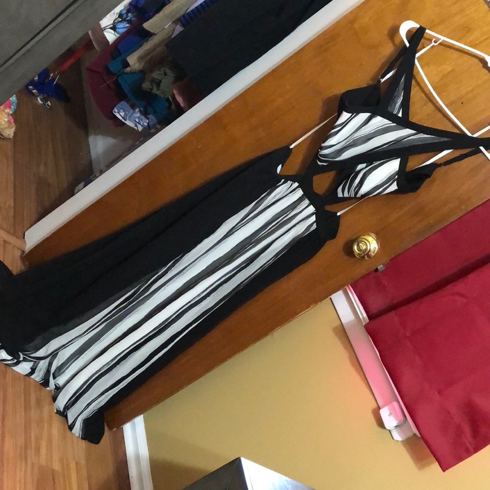 BRAND NEW NEVER WORN Maxi cut out dress
